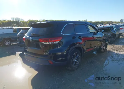 2018 Toyota Highlander Le Plus from USA, damaged, VIN 5TDBZRFH9JS900636